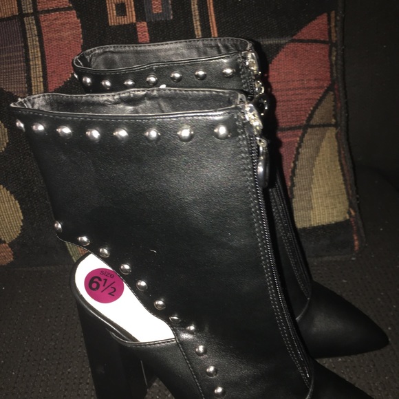 Faux leather ankle boot - Picture 4 of 4